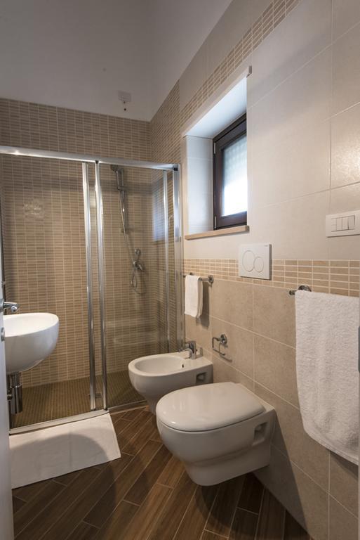 Golden House Hotel Mesagne Phòng bức ảnh